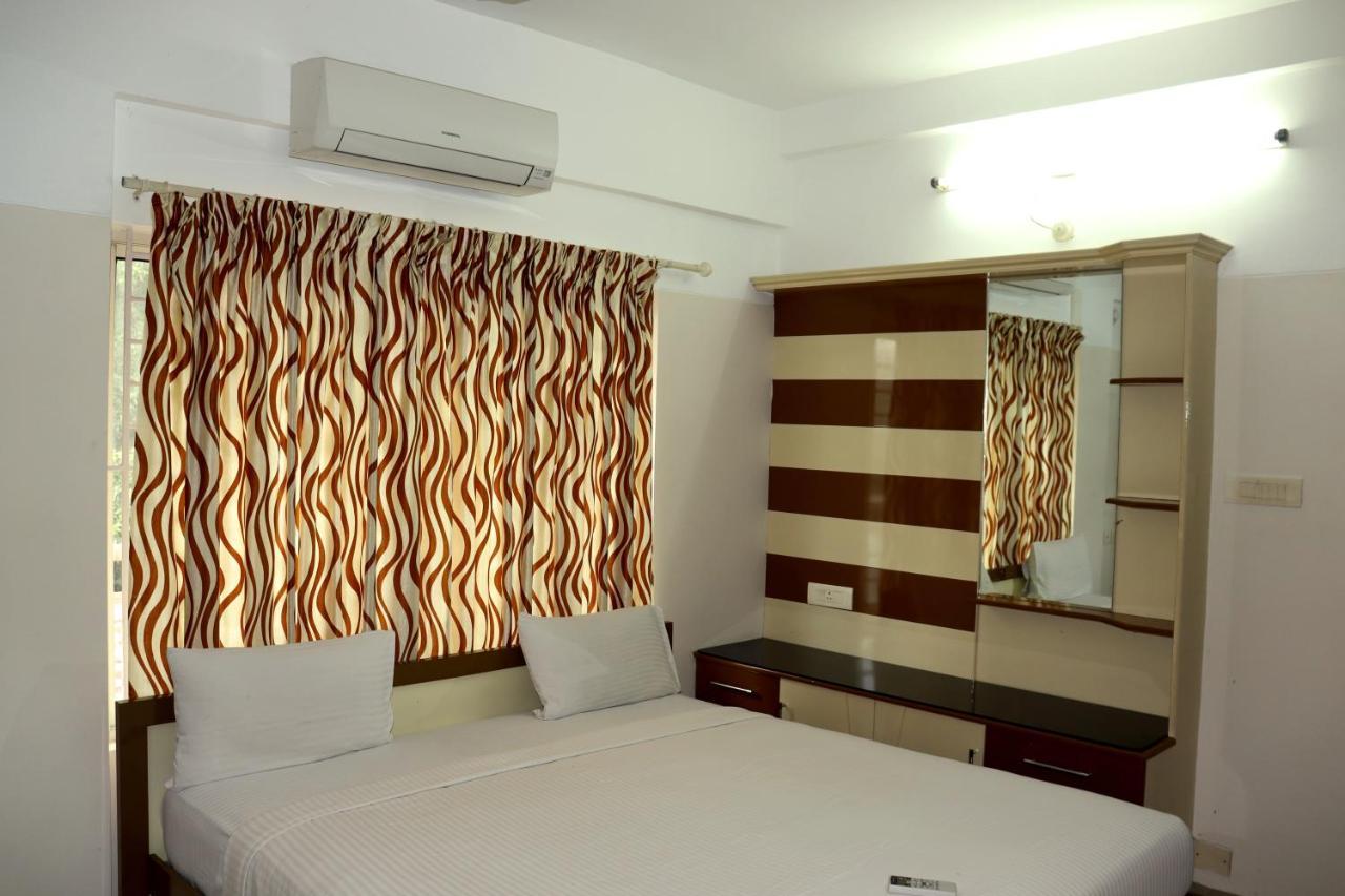 Hotel Uthradam Towers Thiruvananthapuram Exterior foto